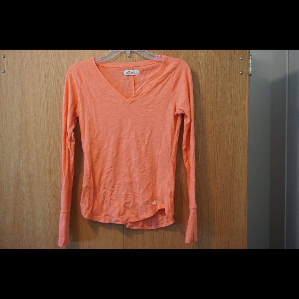 Peach colored long sleeve hollister T-shirt